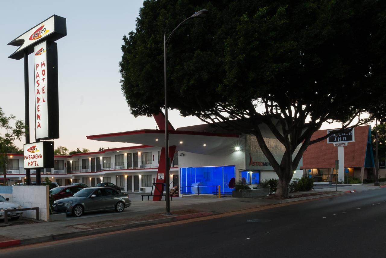 Astro Pasadena Hotel Exterior photo